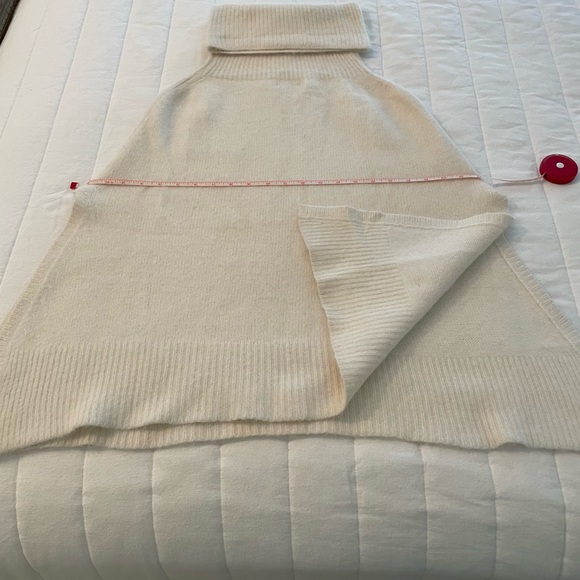Angora Cream Poncho - Picture 4 of 9